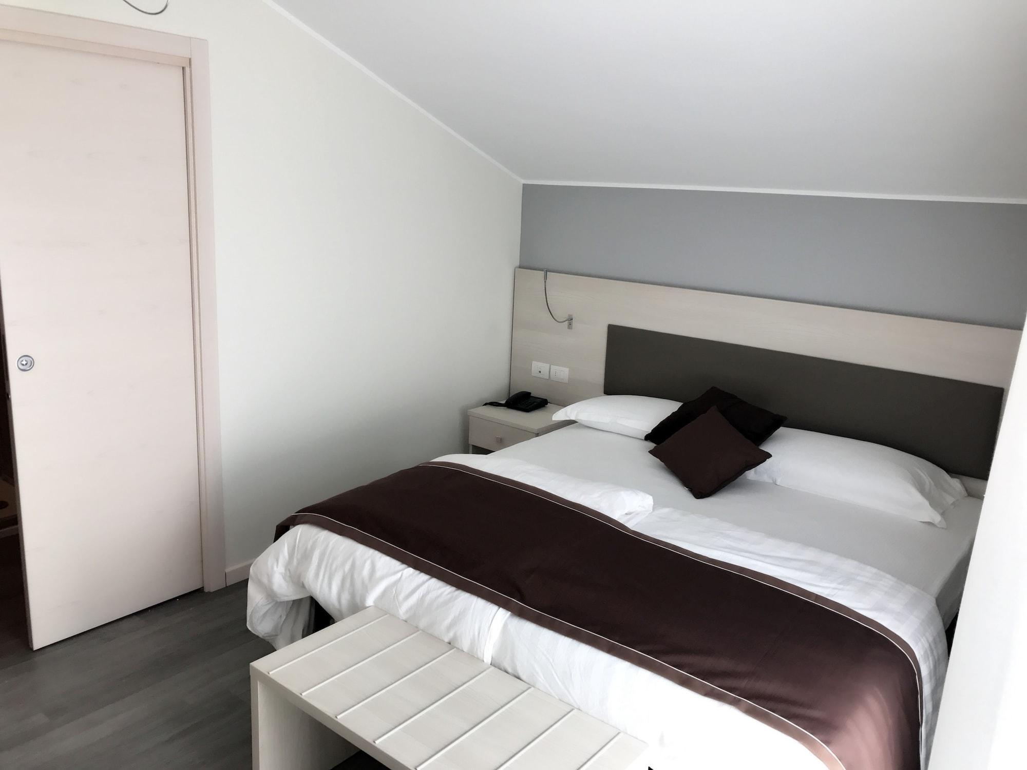 Hotel Dogana Сірміоне Екстер'єр фото
