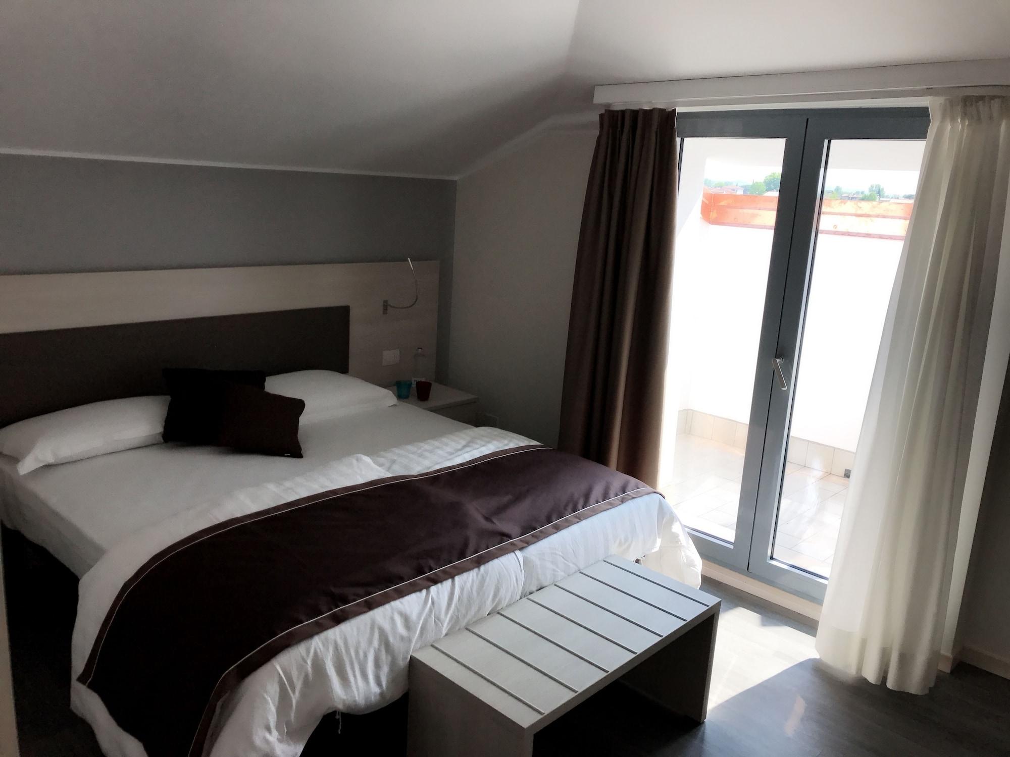 Hotel Dogana Сірміоне Екстер'єр фото