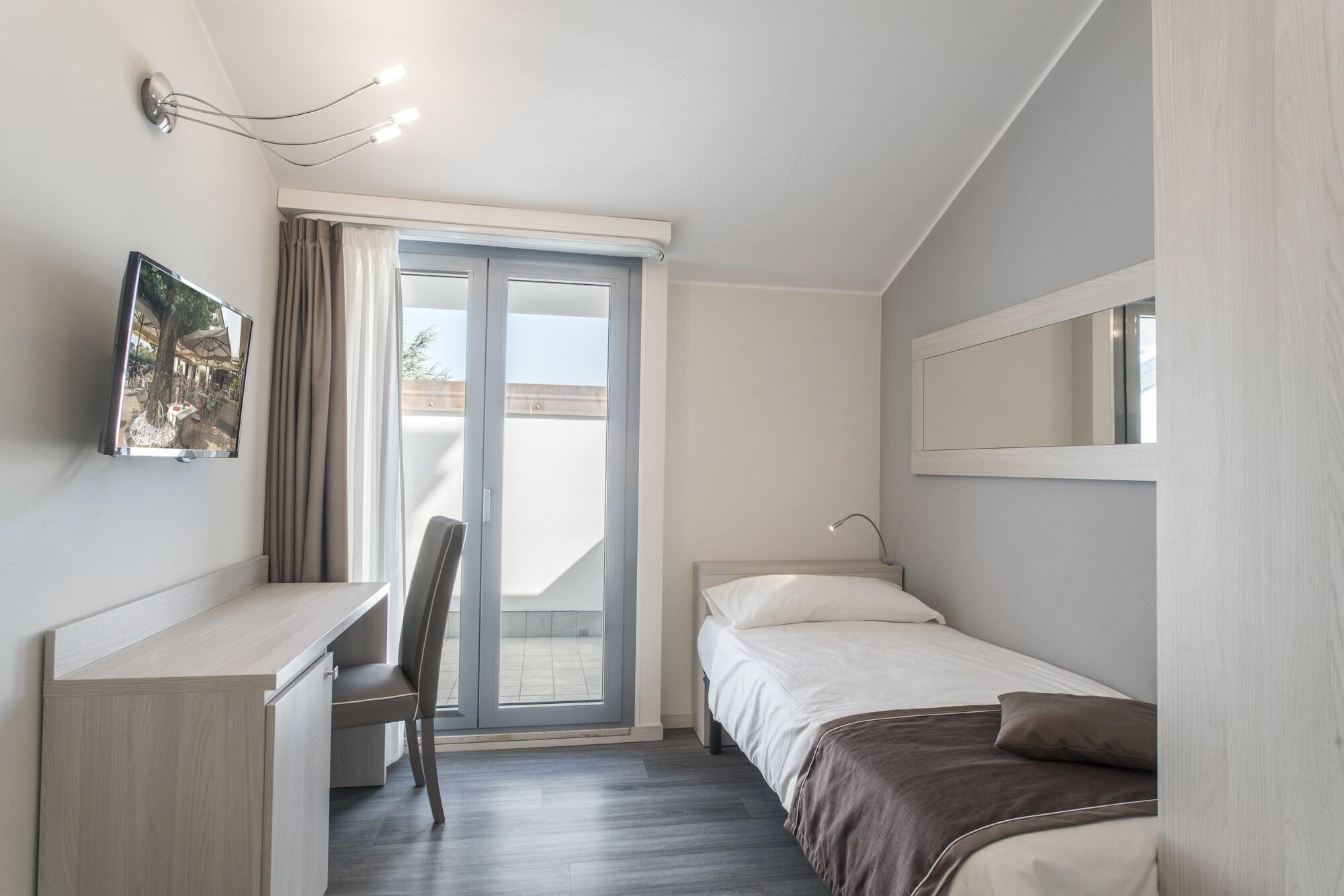 Hotel Dogana Сірміоне Екстер'єр фото