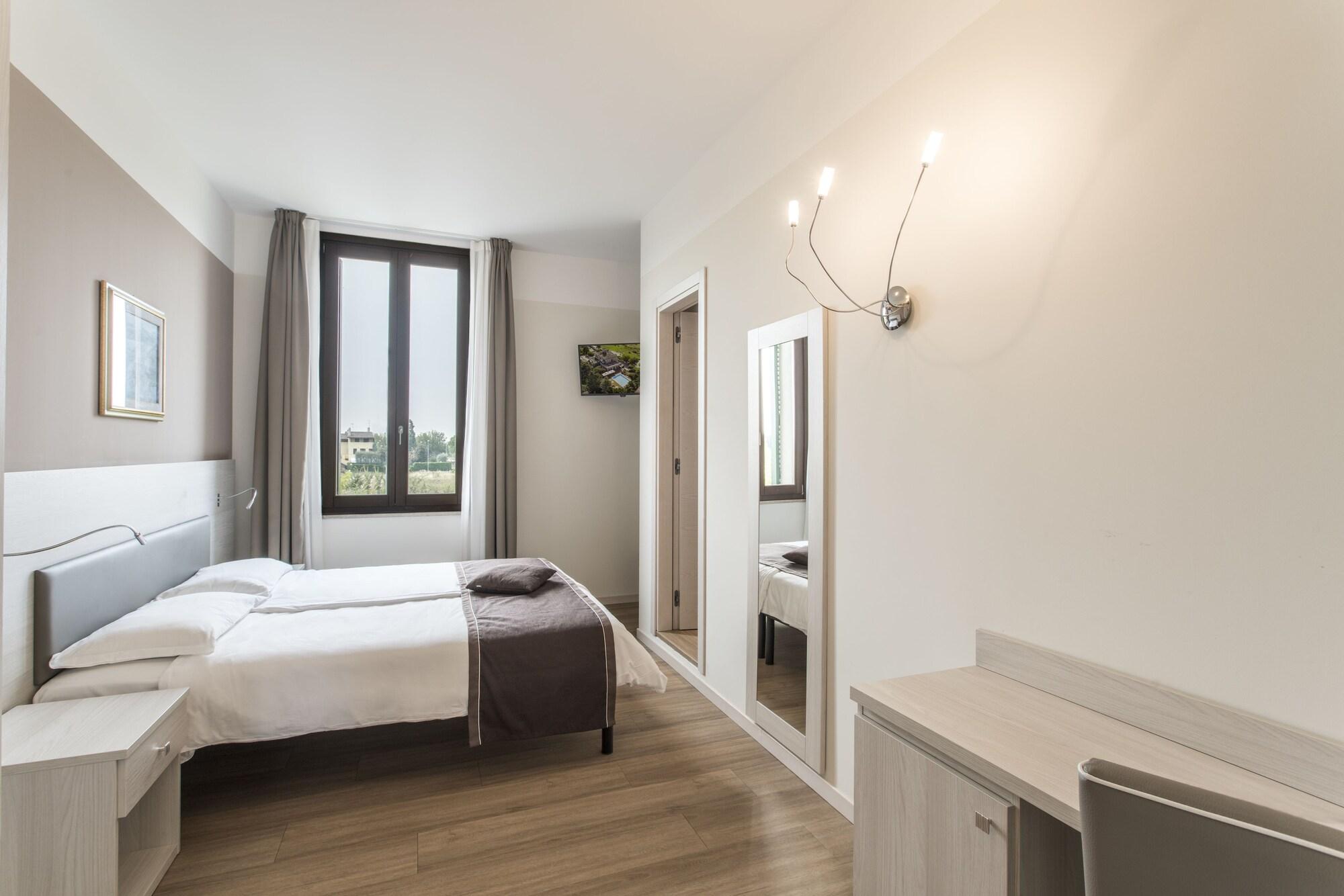 Hotel Dogana Сірміоне Екстер'єр фото