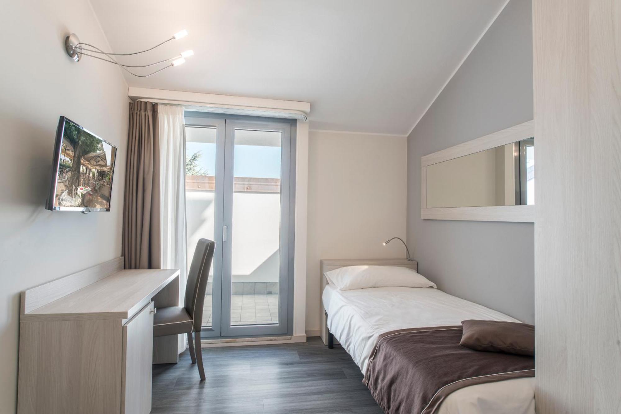 Hotel Dogana Сірміоне Екстер'єр фото
