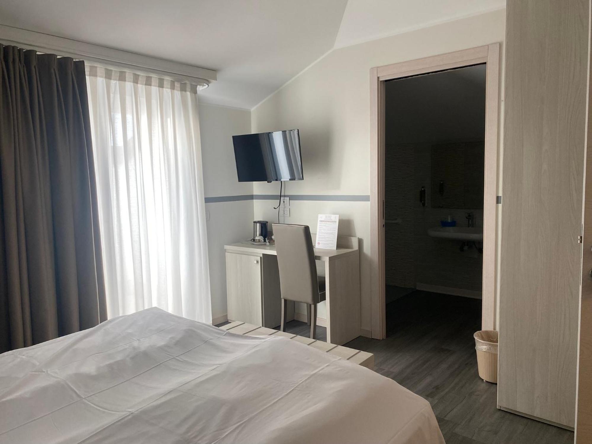 Hotel Dogana Сірміоне Екстер'єр фото