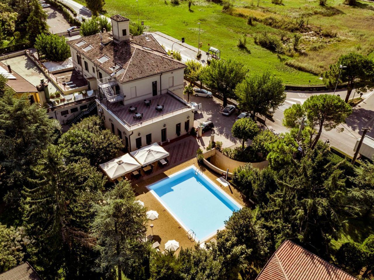 Hotel Dogana Сірміоне Екстер'єр фото
