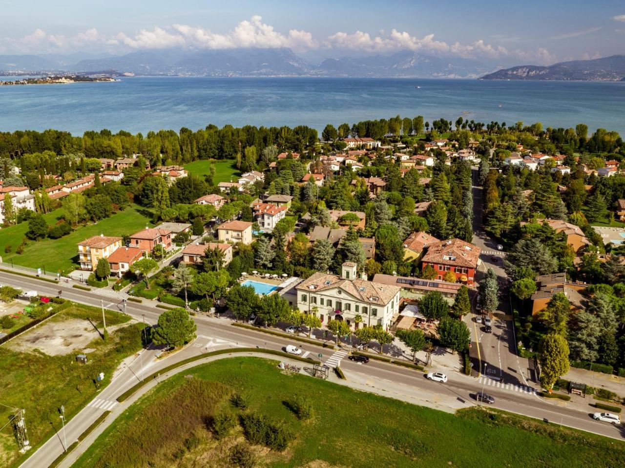 Hotel Dogana Сірміоне Екстер'єр фото